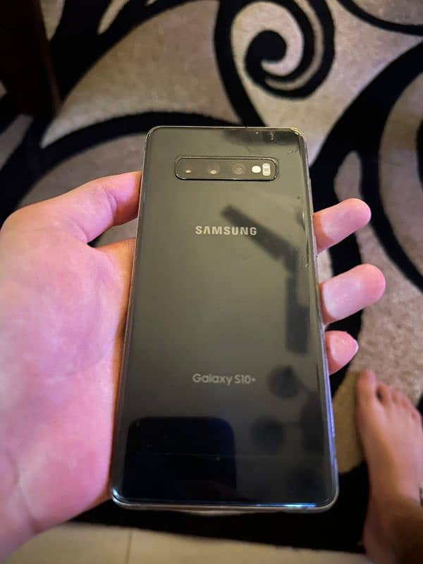 SAMSUNG S10 PLUS 1