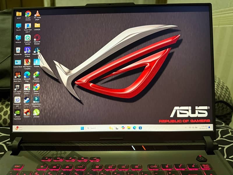 Asus Rog Strix G614JV i7-13650HX 14 Cores  RTX 4060 32GB Ram 1TB M2 0