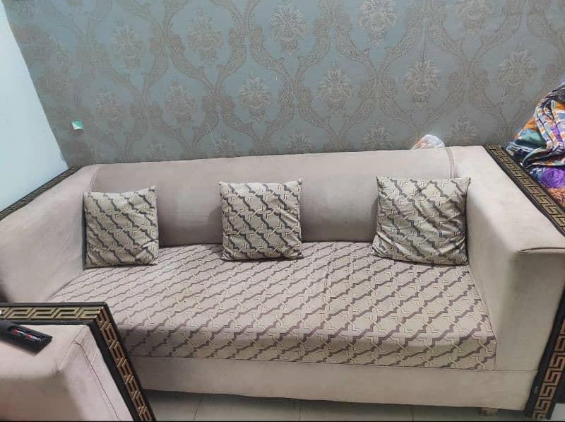 5 Seater (3+1+1) Sofa Set for Sale 2