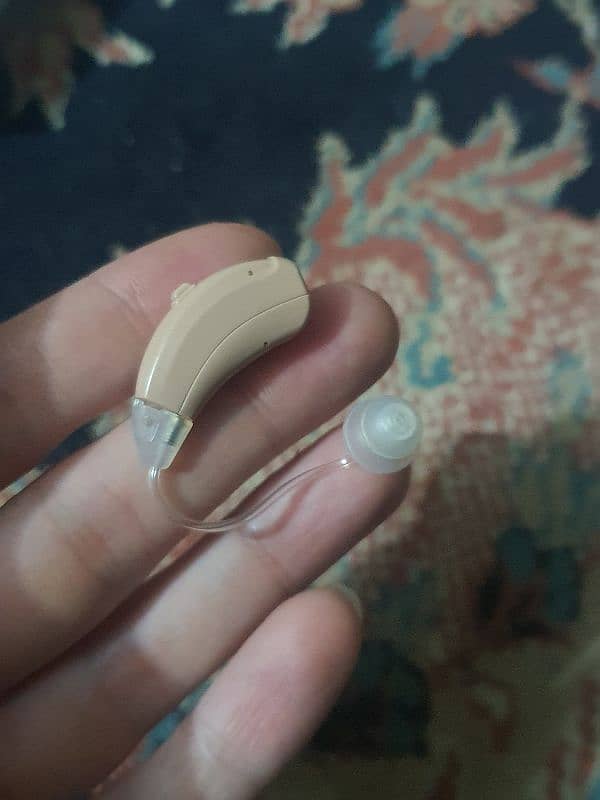 siemens , Unitron , phonak hearing aids 5