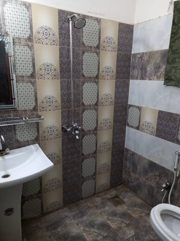 10 MARLA LOWER PORTION FOR RENT IN JUBILEE TOWN HOT LOCATION NEARBY SCHOOL AND MAIN MARKET JUBILEE TOWN CANAL ROAD LAHORE 3