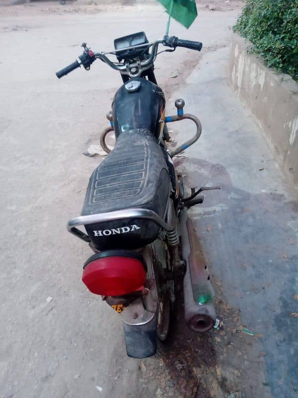 Honda CG 125 model 2021 karachi 1st owner 4