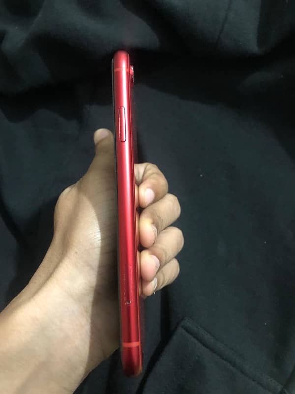 iPhone XR FACTORY UNLOCK 2