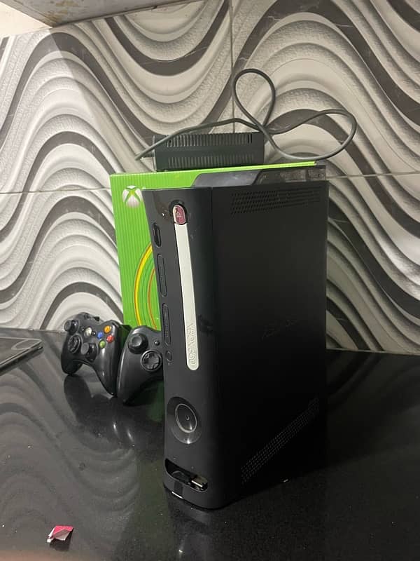 Xbox 360 with 2 wireless controllers n box 2