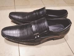 Service size 7 formal shoes