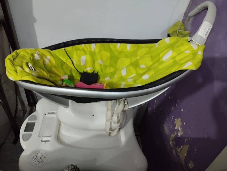 4 moms electric baby swing urgent sale 2