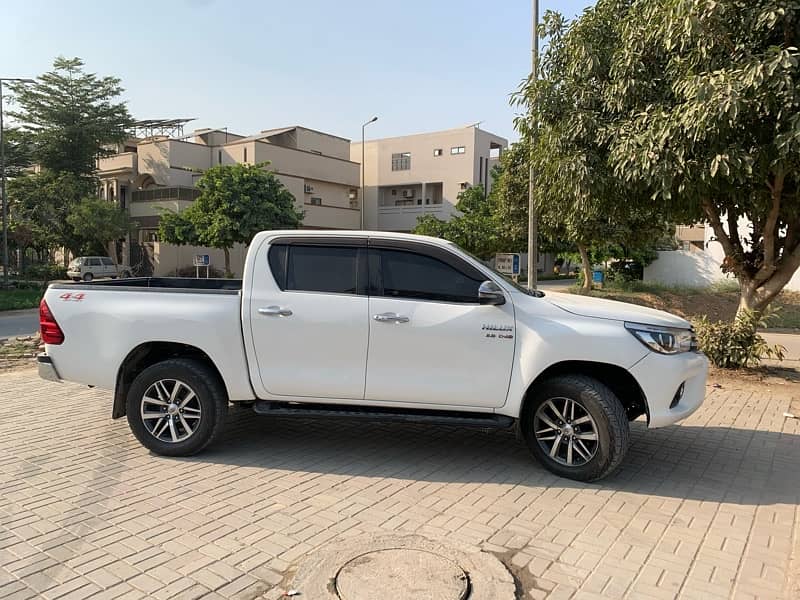 Toyota Hilux 2018 3