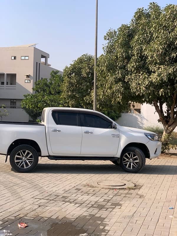 Toyota Hilux 2018 4