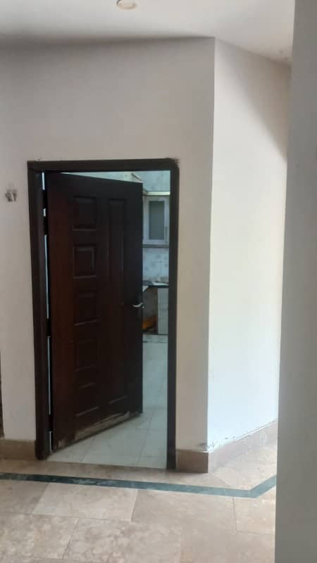 10 MARLA LOWER PORTION EXCELLENT GOOD CONDITION HOUSE FOR RENT IN GULMOHAR BLOCK BAHRIA TOWN LAHORE 5