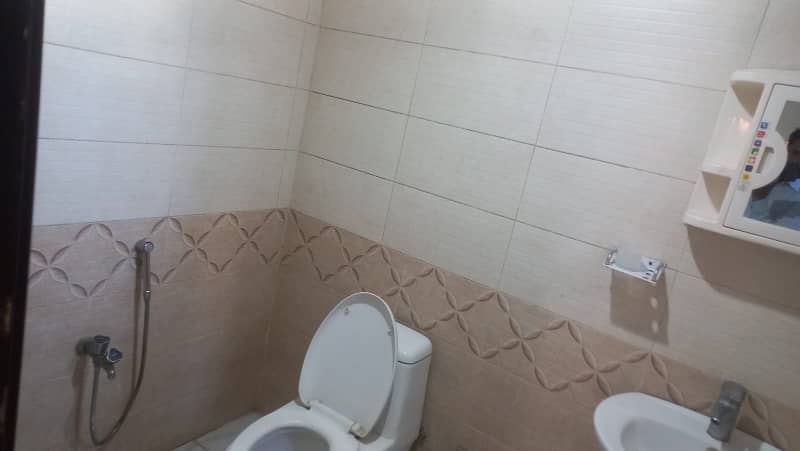 10 MARLA LOWER PORTION EXCELLENT GOOD CONDITION HOUSE FOR RENT IN GULMOHAR BLOCK BAHRIA TOWN LAHORE 14