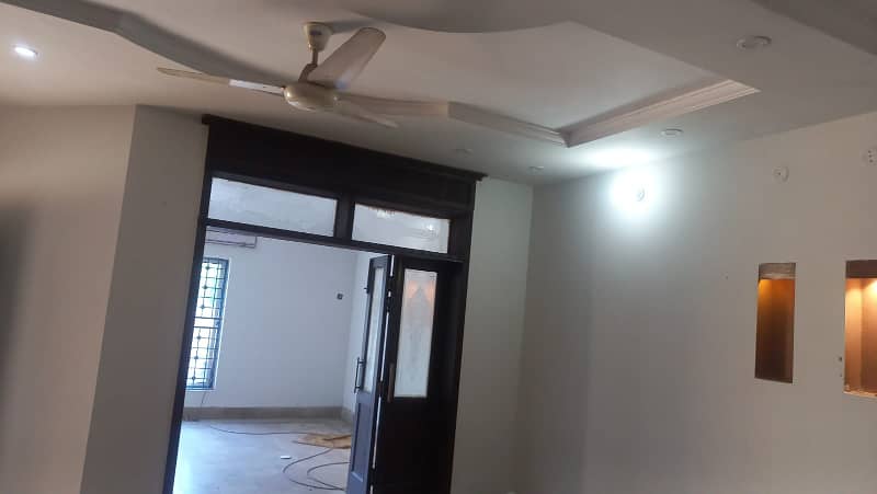 10 MARLA LOWER PORTION EXCELLENT GOOD CONDITION HOUSE FOR RENT IN GULMOHAR BLOCK BAHRIA TOWN LAHORE 18