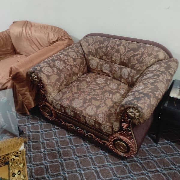 7 Seater Sofa Set Urgnt Sale 1