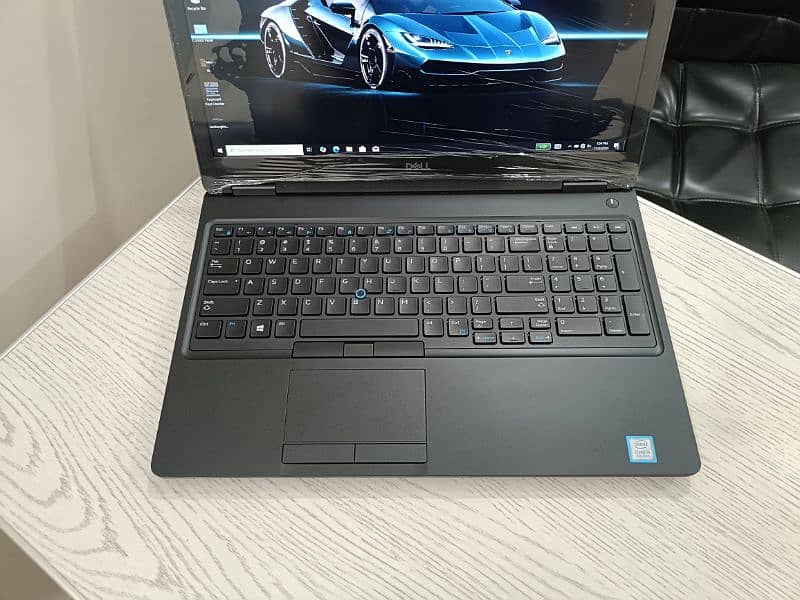 Dell latitude e5590 core i5 8th gen quadcore 15.6 inch 1080p Numpad 2