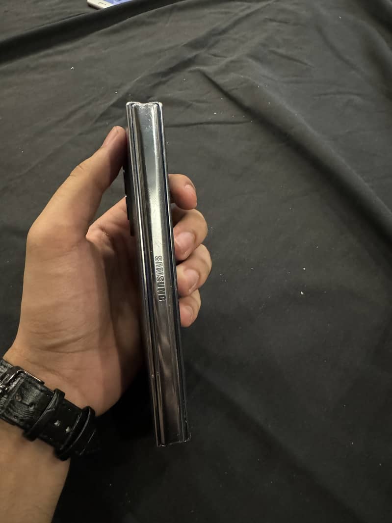 Samsung galaxy fold 4 12/512gb 7