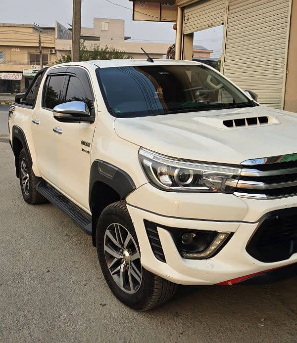 Toyota Hilux 2017 1