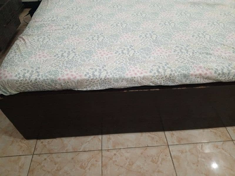 good condition beds 1