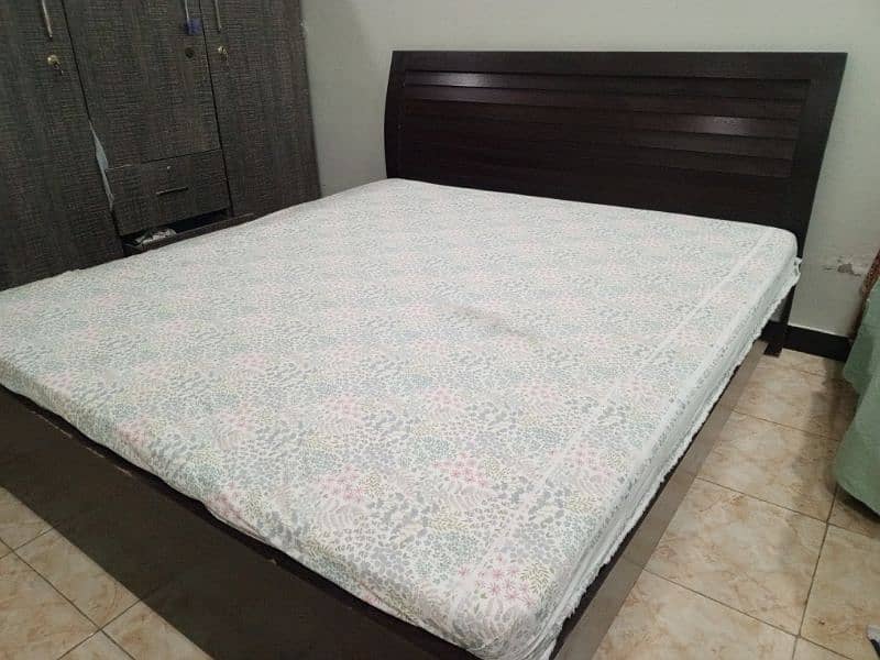 good condition beds 3