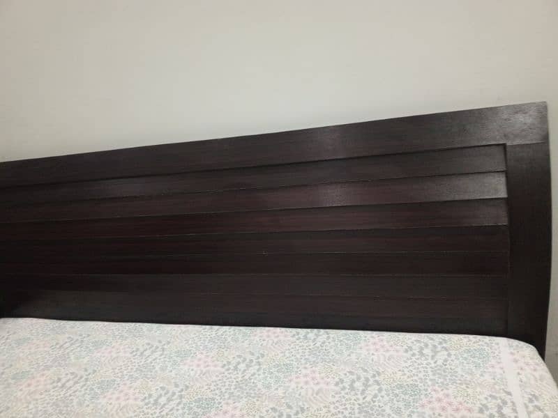 good condition beds 6