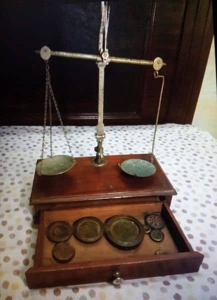 Old Unique Weight Scale For Sale 0