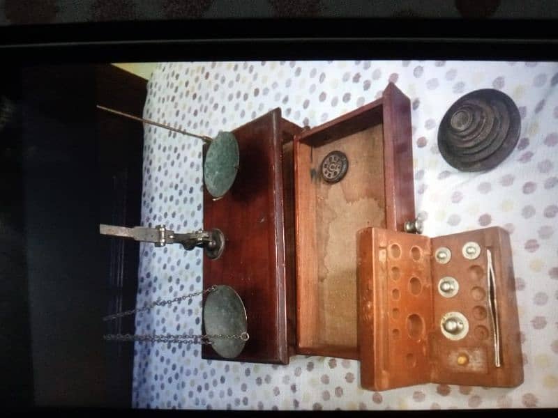 Old Unique Weight Scale For Sale 10