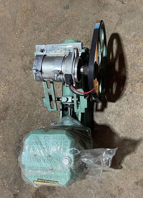 Donkey Pump 12V Motor and DC Supply + Battery Charger 3