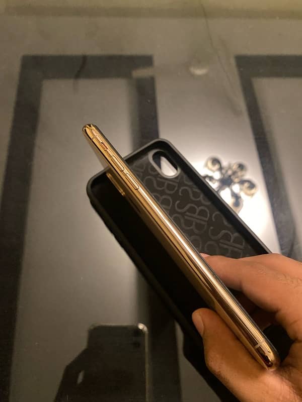 iPhone XS max  PTA approved 4