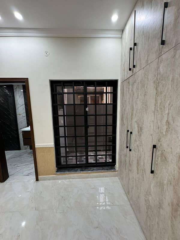 5 Marla Beautifully Designed house For Sale in Bahria Orchard Lahore 9