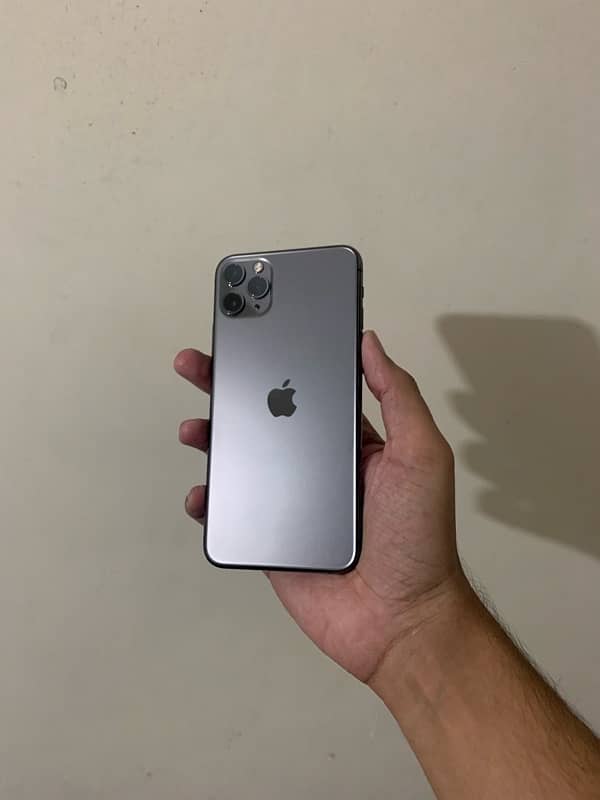 Iphone 11 pro max 64 Non PTA 0