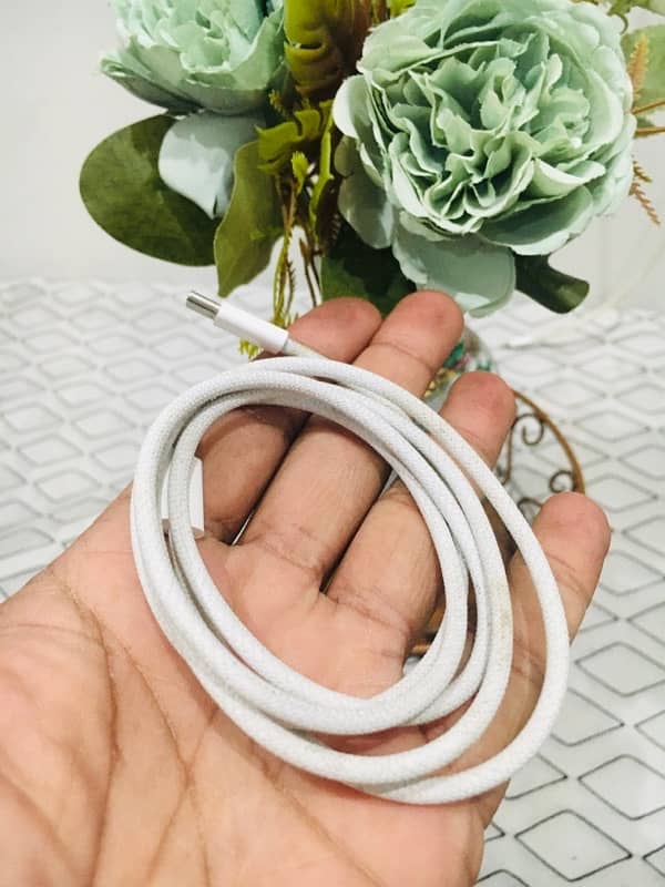 iphone 15 pro max cable 1