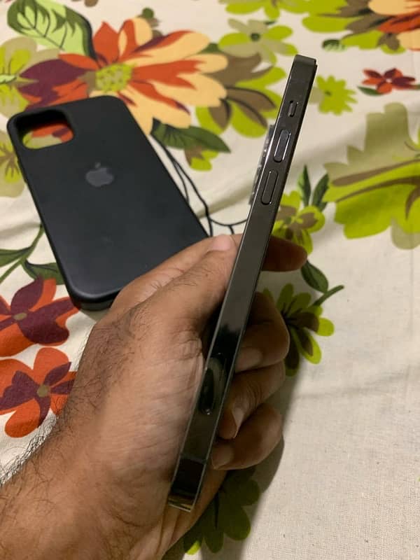 Iphone 12 Pro 256 GB PTA Graphite 2