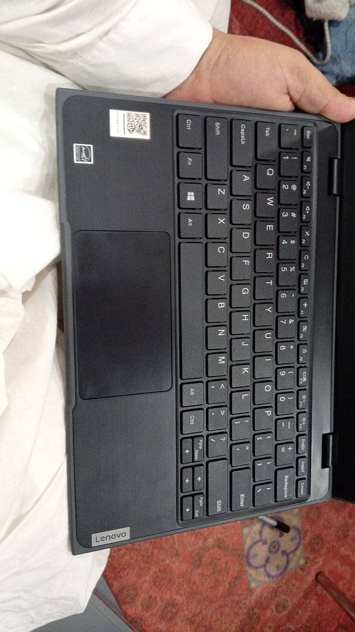 Lenovo 100e Laptop 0