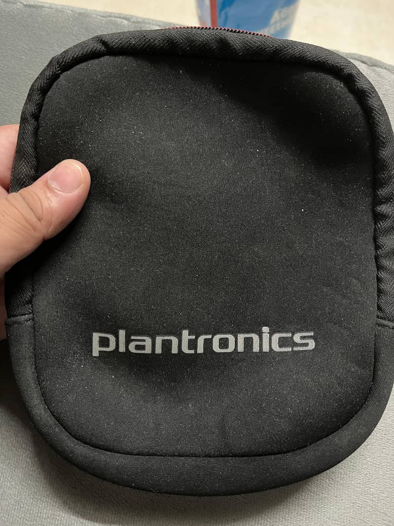 Plantronics noise cancellation bluetooth headset imported from UK!! 1