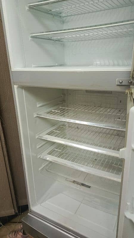 PEL FRIDGE GOOOD CONDITION. 5