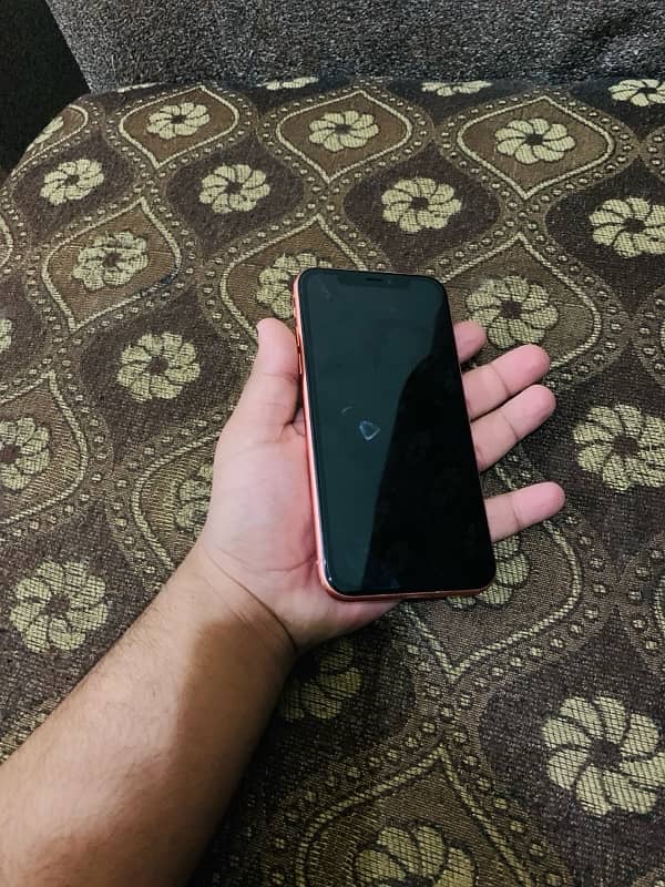 iPhone XR 5