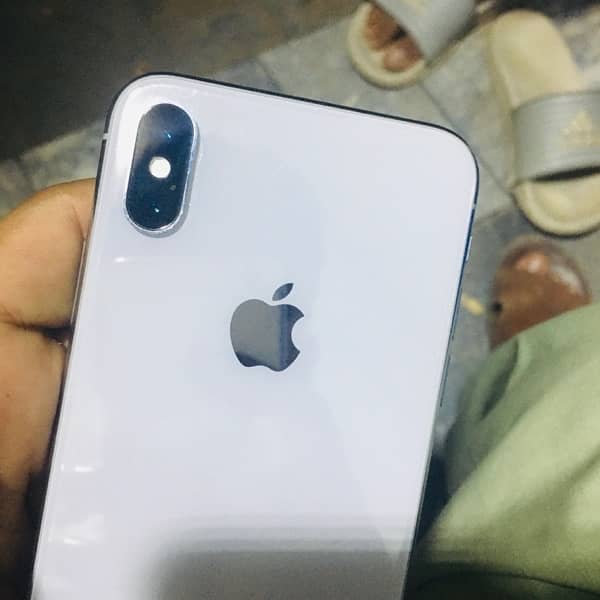 i PHONE X 64GB  NOn PTA 1