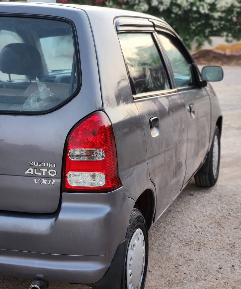 Suzuki Alto VXRi 2012 (Limited Edition) 12