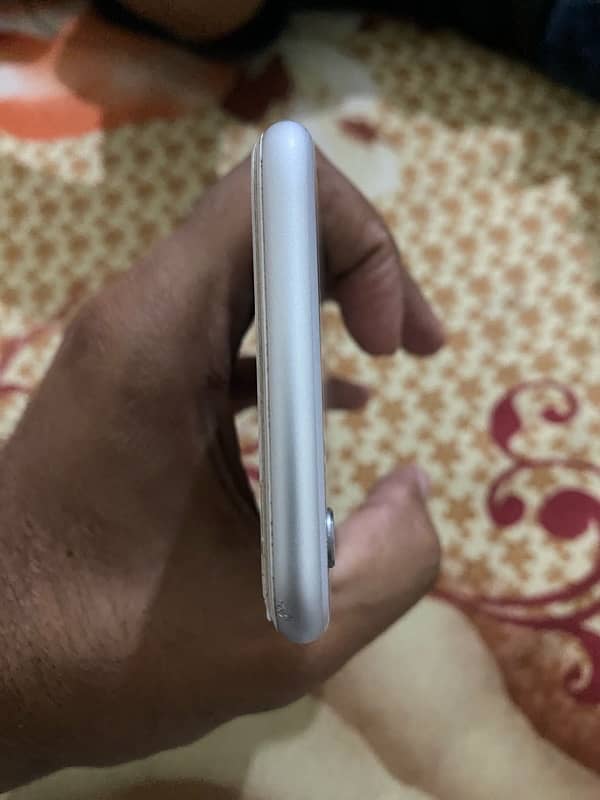 iPhone 6S. 64 GB Gray colour 7