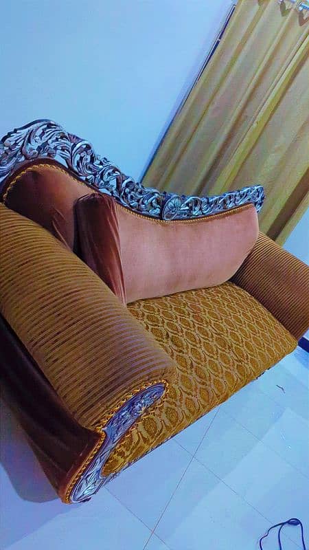 4 Seater Soofa/ Deewan Full comfortable Foam First Cls Condition 10/09 3