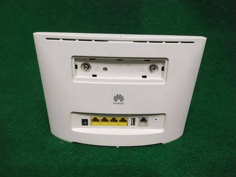 Huawei Wi-Fi Router B525 Unlocked 4G/LTE CPE 300 Mbps, PTA Approved 3