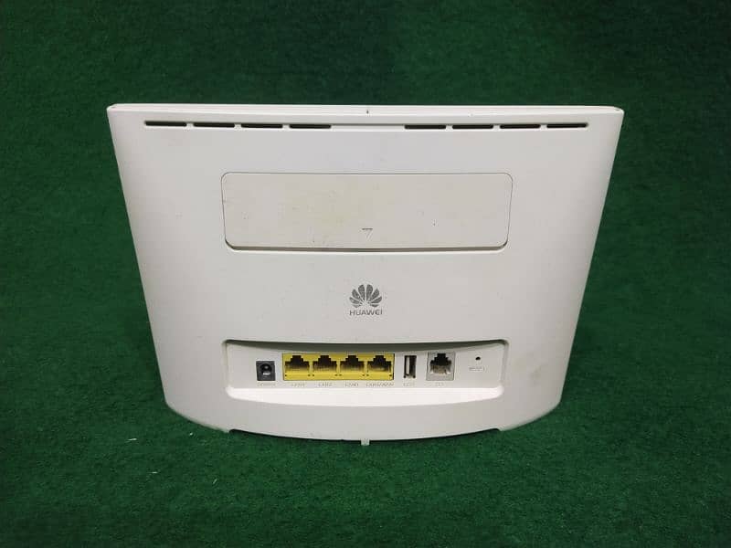 Huawei Wi-Fi Router B525 Unlocked 4G/LTE CPE 300 Mbps, PTA Approved 5