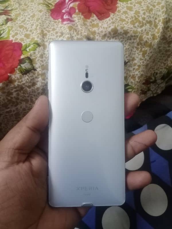 sony xperia xz3 1