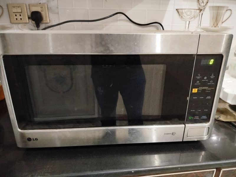 LG full size 56 ltr microwave oven imported Heavy body 0