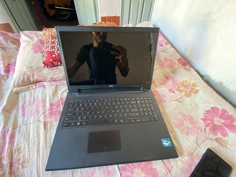 Dell core i5 4th generation tuch screen 128gbssd with 300gb hard 10/10 1