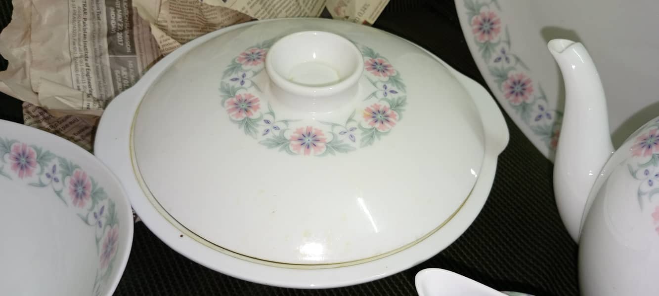 Imported 4 serving dinner set 6