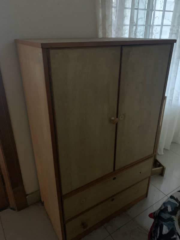 2 door cupboard/wardrobe for sale 2