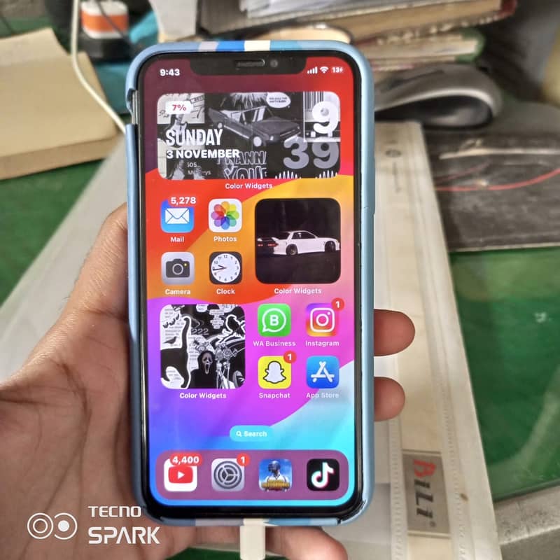 Iphone. Xs hay non urgent paisy ko neeed hay 0