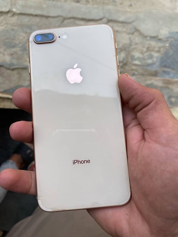 iPhone 8 Plus 1