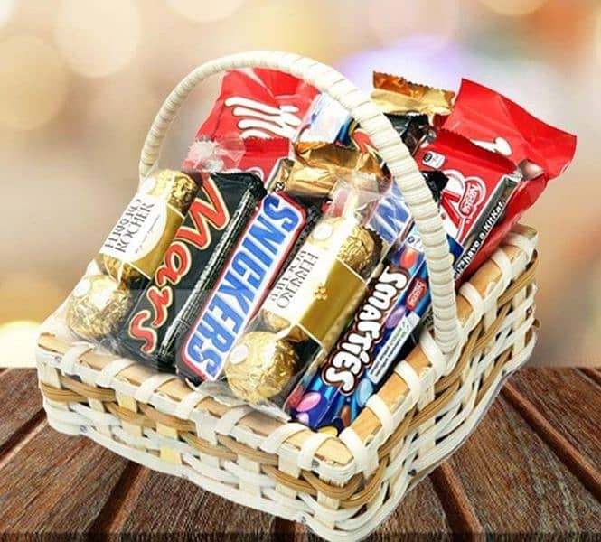 Customized Gift Baskets For Birthdays, Gift Boxes, Chocolate Bouquet 9