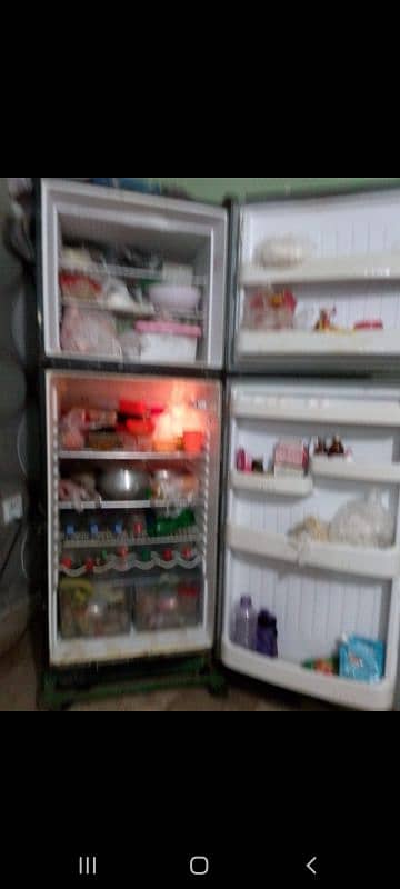 excellent condition orient fridge 0