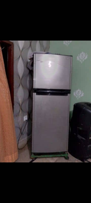 excellent condition orient fridge 1